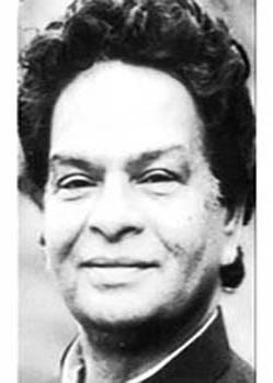 Tufail Niazi hits